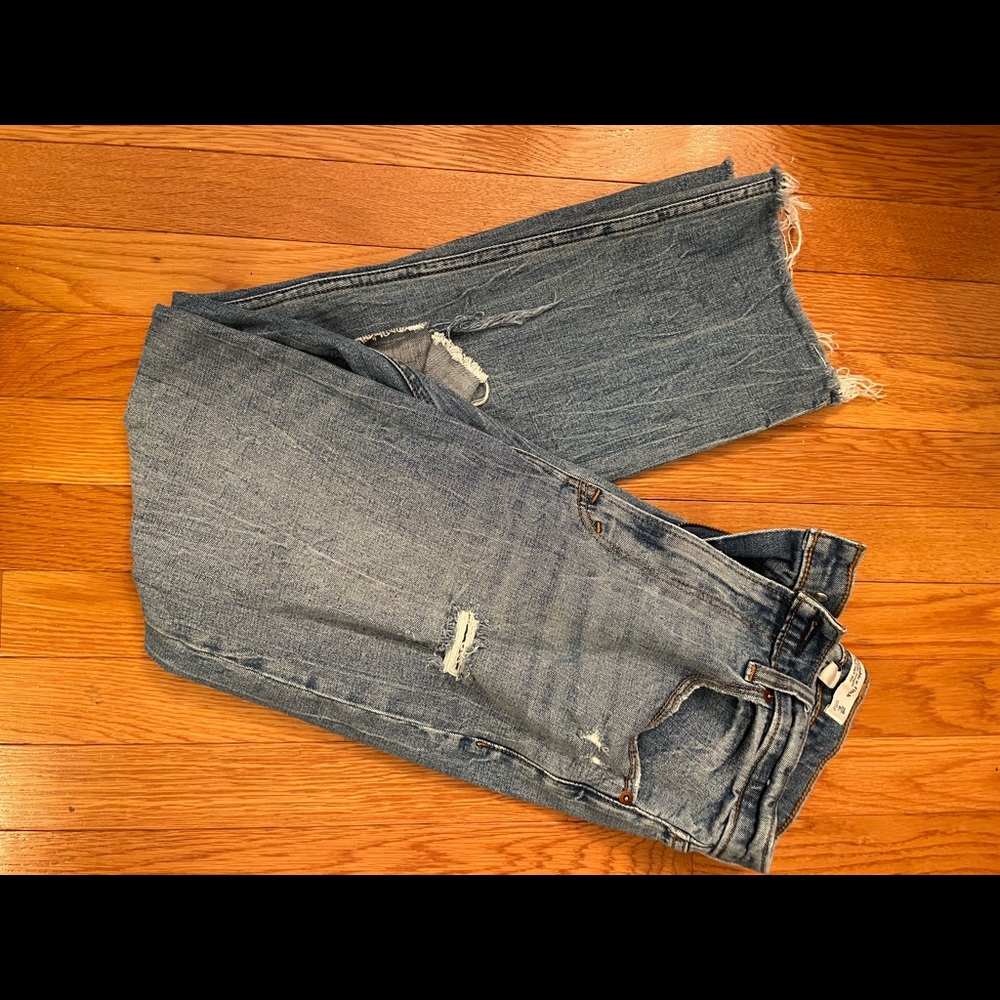 Abercrombie Ankle Straight Ultra high rise Jeans. Size 28